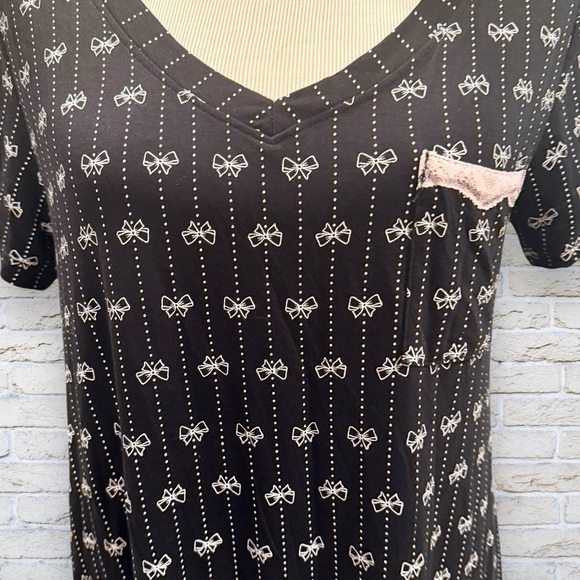 Laura Ashley Bows and Lace Nightgown - Sleep Shirt - Size Large - Picture 2 of 5